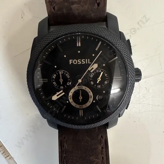 FOSSIL Machine Chronograph Watch With a Dark Brown Leather Strap. FS5251SET